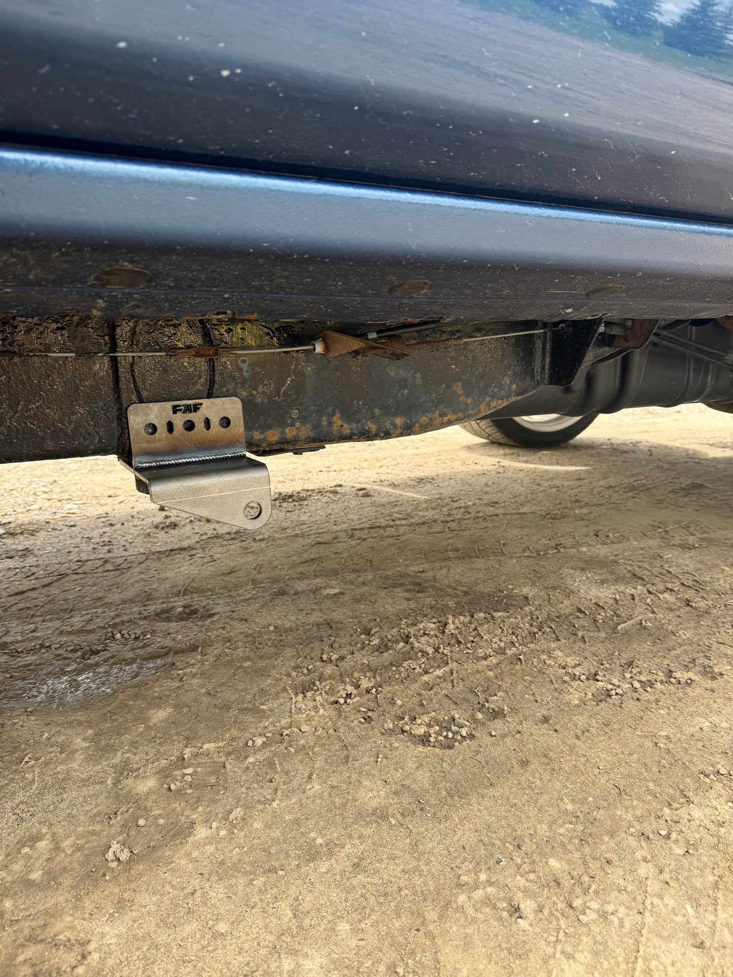 2011-2019 GM 2500/3500HD Traction Bars